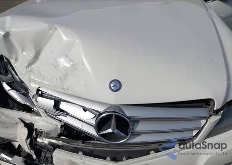 2012 Mercedes-Benz C 250 Sport z USA, uszkodzony, nr VIN WDDGF4HBXCR212565